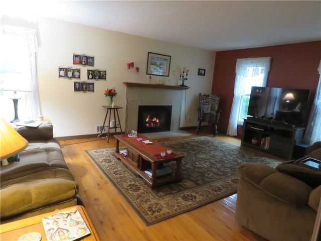 342 Curtis Rd, Parma, NY 14468