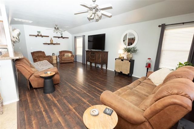 11125 SW 41st Place, Mustang, OK 73064