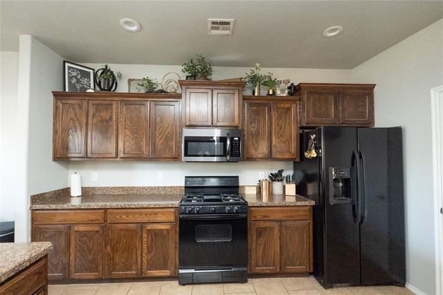 11125 SW 41st Place, Mustang, OK 73064