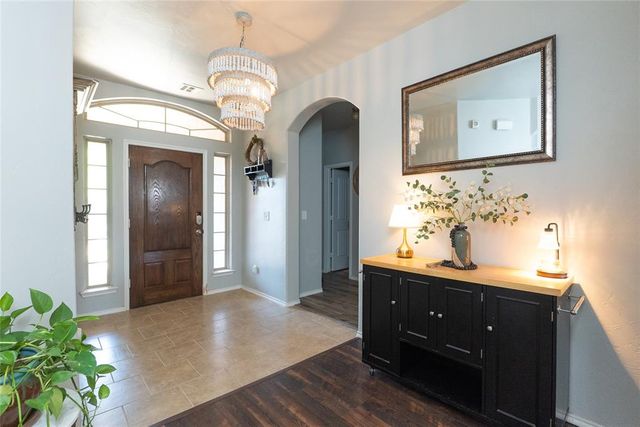 11125 SW 41st Place, Mustang, OK 73064