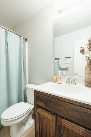 11125 SW 41st Place, Mustang, OK 73064