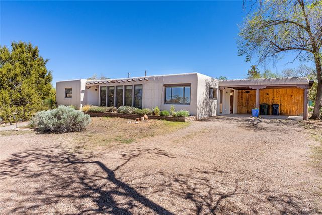 615 Barcelona Road, Santa Fe, NM 87505