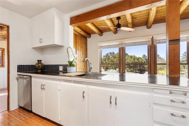 615 Barcelona Road, Santa Fe, NM 87505