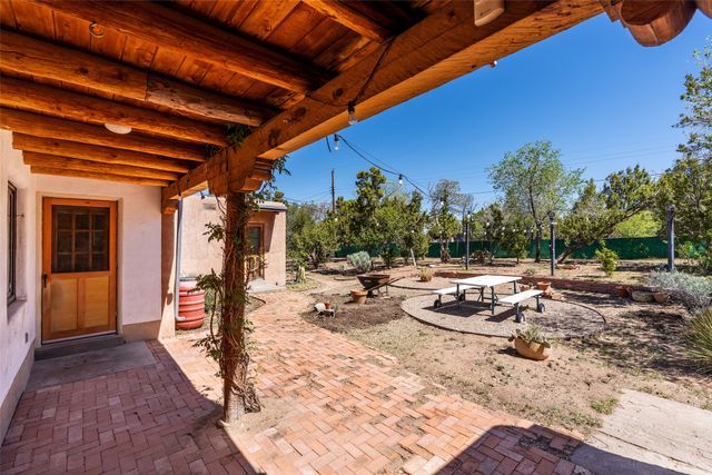 615 Barcelona Road, Santa Fe, NM 87505