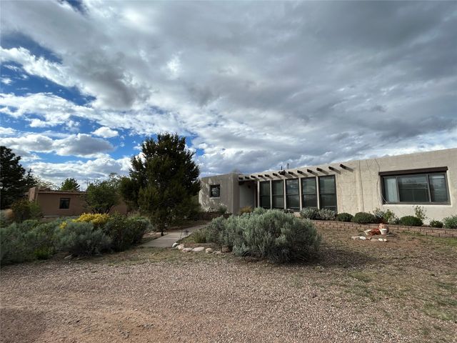615 Barcelona Road, Santa Fe, NM 87505