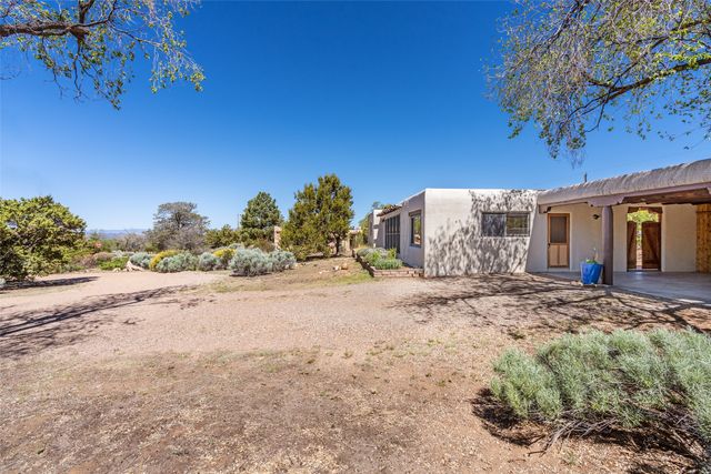 615 Barcelona Road, Santa Fe, NM 87505