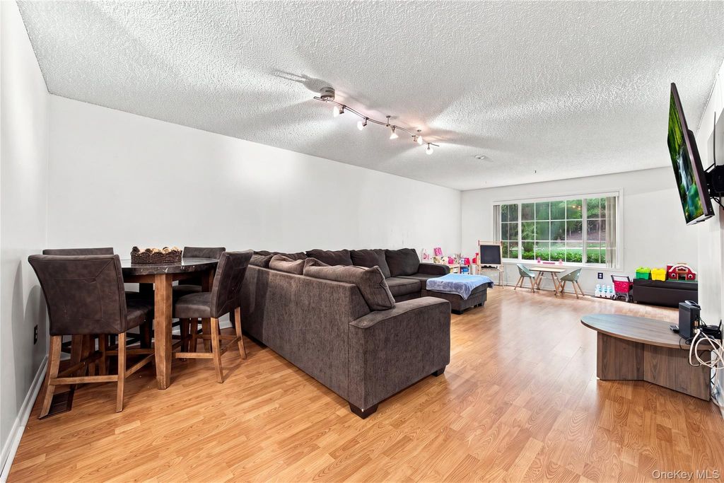 60 Eagle Ridge Way, Nanuet, NY 10954 — photo 4