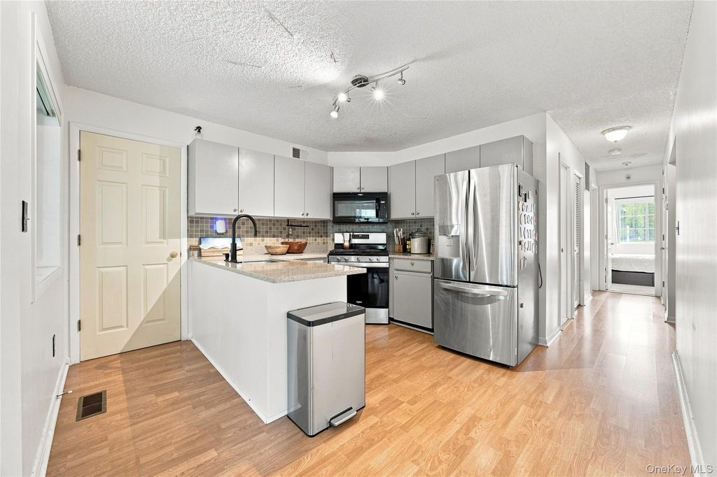 60 Eagle Ridge Way, Nanuet, NY 10954 — photo 5