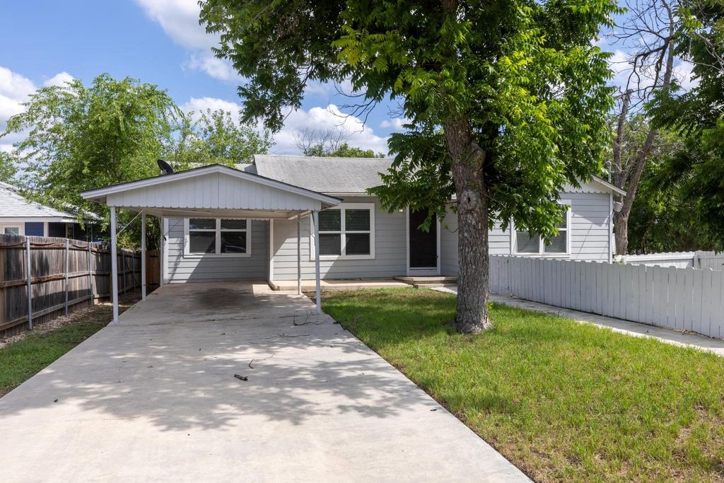 1445 Hillview Ave A, New Braunfels, TX 78130