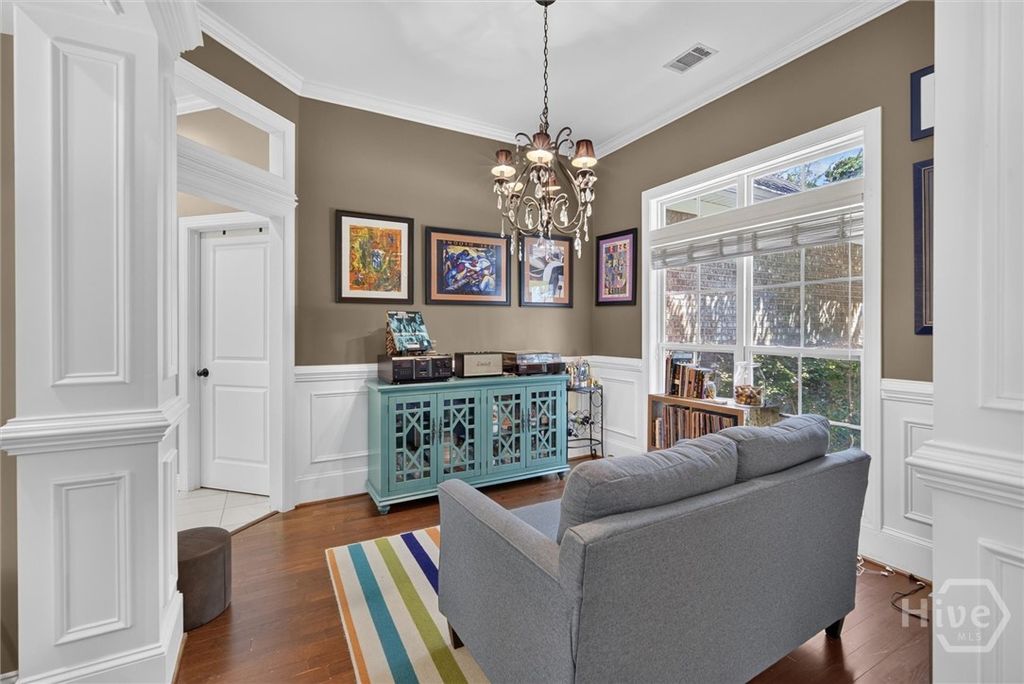 Image 15 of property listing at 207 Mosswood Drive, Savannah, GA 31405