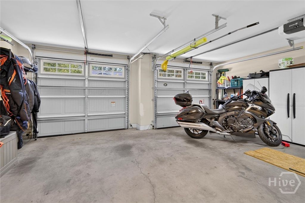 Image 33 of property listing at 207 Mosswood Drive, Savannah, GA 31405