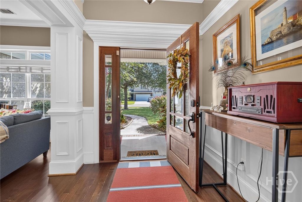 Image 5 of property listing at 207 Mosswood Drive, Savannah, GA 31405