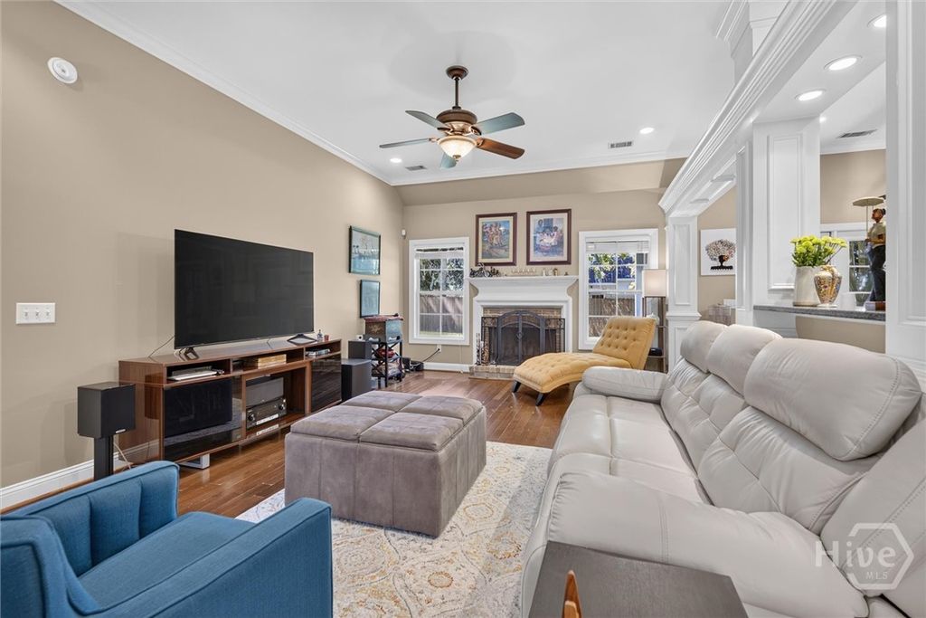 Image 6 of property listing at 207 Mosswood Drive, Savannah, GA 31405