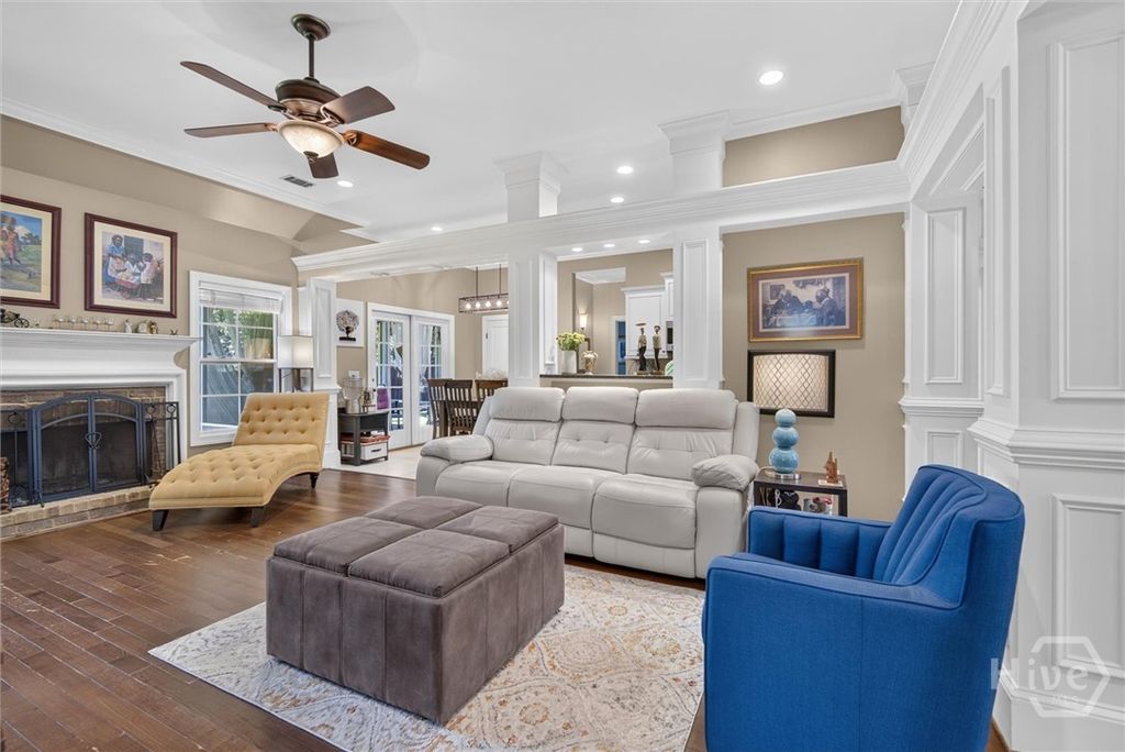 Image 8 of property listing at 207 Mosswood Drive, Savannah, GA 31405