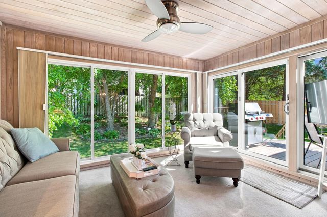 6287 Sequoia Circle, Eden Prairie, MN 55346