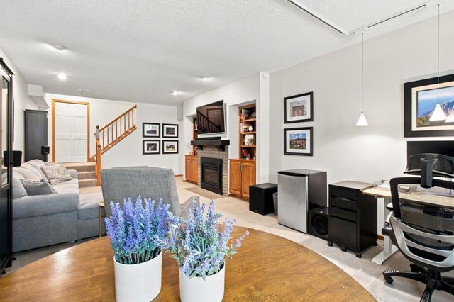 6287 Sequoia Circle, Eden Prairie, MN 55346