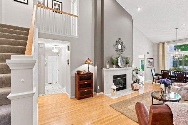 6287 Sequoia Circle, Eden Prairie, MN 55346