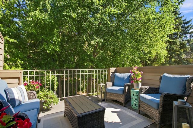 6287 Sequoia Circle, Eden Prairie, MN 55346