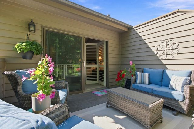 6287 Sequoia Circle, Eden Prairie, MN 55346