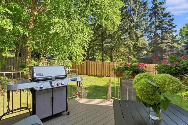 6287 Sequoia Circle, Eden Prairie, MN 55346