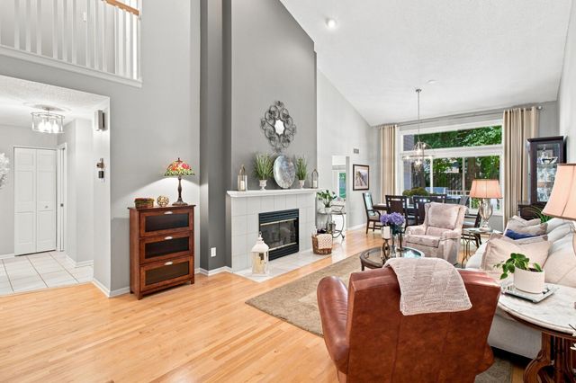 6287 Sequoia Circle, Eden Prairie, MN 55346