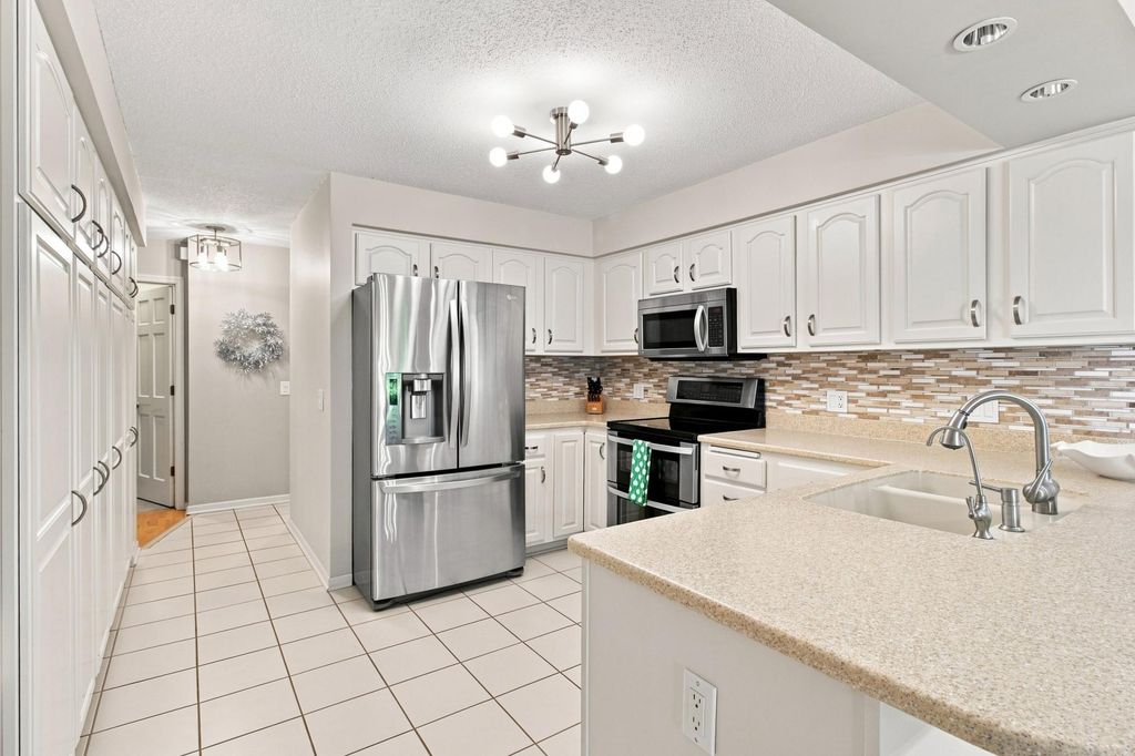 6287 Sequoia Circle, Eden Prairie, MN 55346 — photo 5
