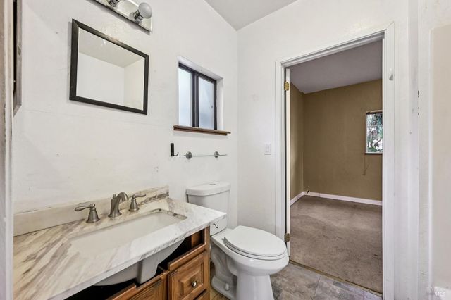 1127 Cleveland Ave, Santa Rosa, CA 95401