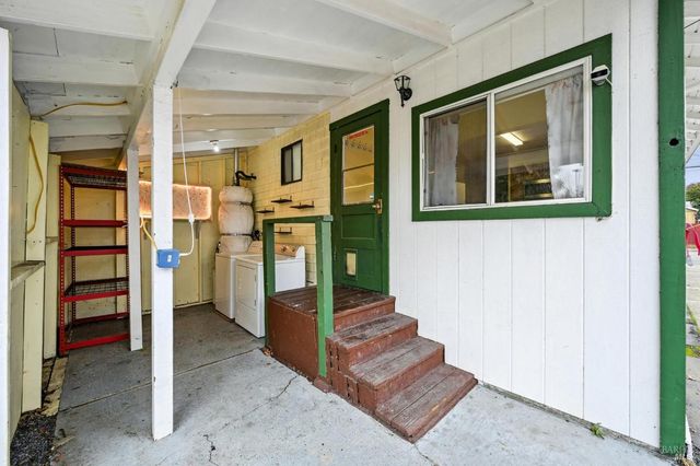 1127 Cleveland Ave, Santa Rosa, CA 95401