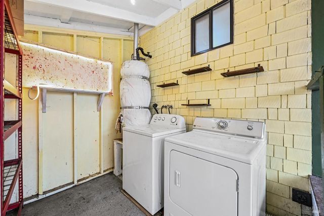 1127 Cleveland Ave, Santa Rosa, CA 95401