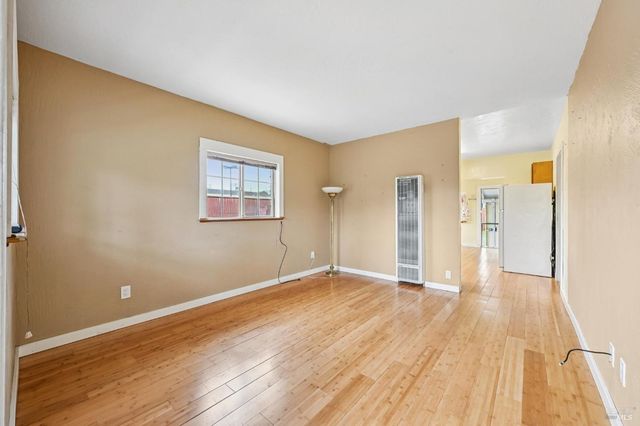 1127 Cleveland Ave, Santa Rosa, CA 95401