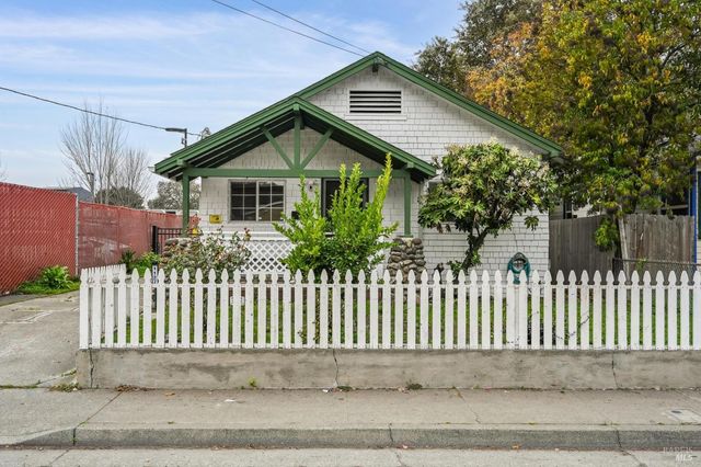 1127 Cleveland Ave, Santa Rosa, CA 95401