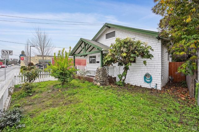 1127 Cleveland Ave, Santa Rosa, CA 95401