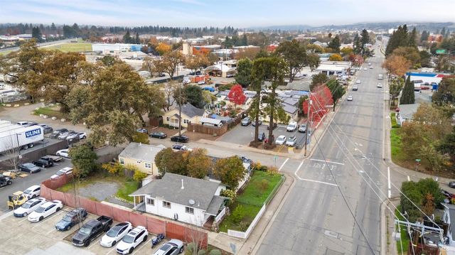1127 Cleveland Ave, Santa Rosa, CA 95401