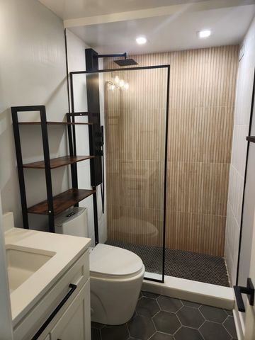 1560 N Sandburg Terrace 2605J, Chicago, IL 60610