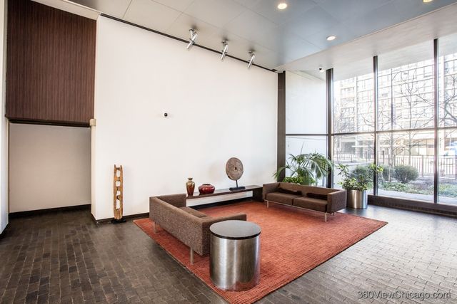 1560 N Sandburg Terrace 2605J, Chicago, IL 60610