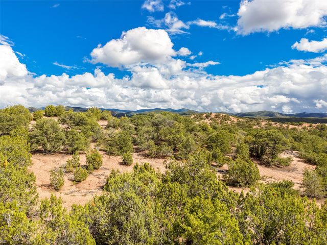 20 Cerro De Palomas, Santa Fe, NM 87506