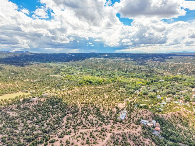 20 Cerro De Palomas, Santa Fe, NM 87506