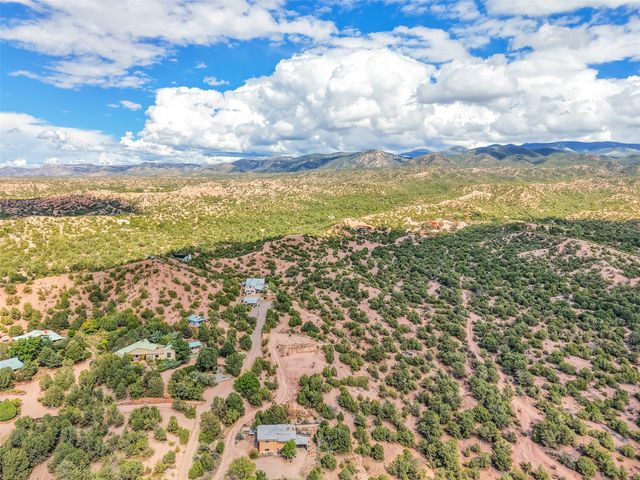 20 Cerro De Palomas, Santa Fe, NM 87506