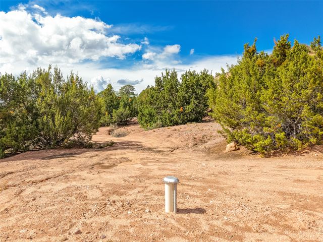 20 Cerro De Palomas, Santa Fe, NM 87506