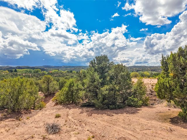 20 Cerro De Palomas, Santa Fe, NM 87506
