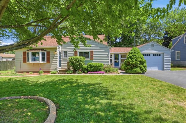 26 Valley Crest Road, Greece, NY 14616