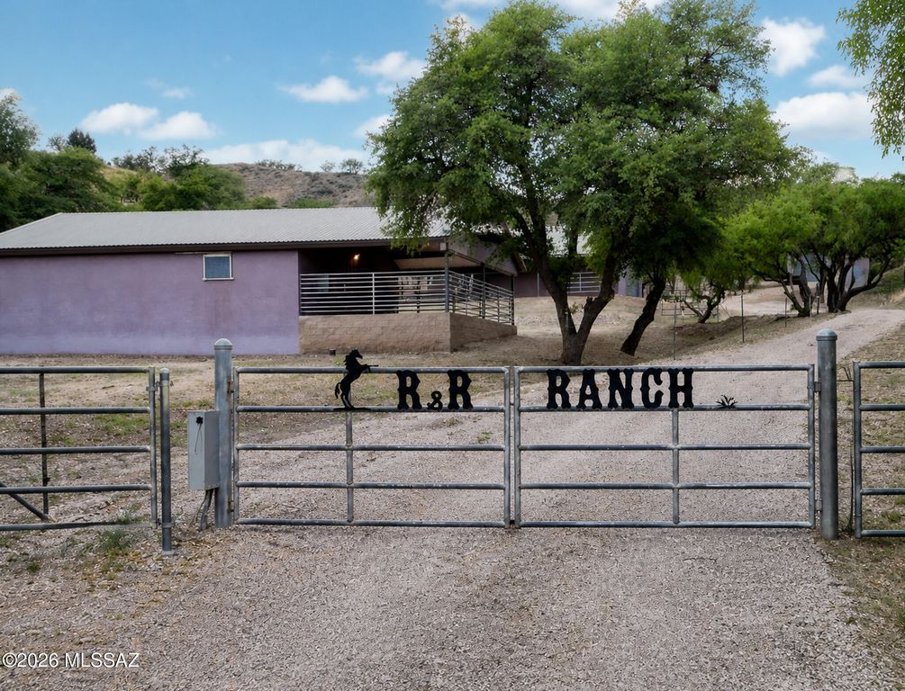 132 Wood Canyon Road, Patagonia, AZ 85624