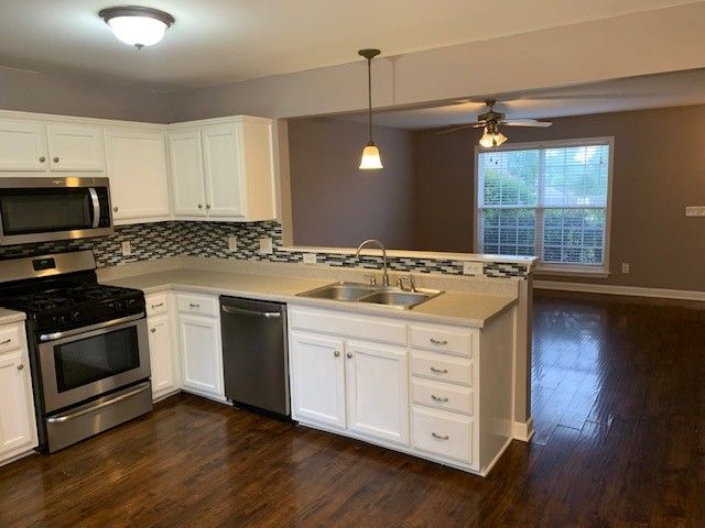 2244 Dewey Dr, Spring Hill, TN 37174