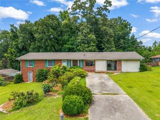 8 Elita Drive, Gainesville, GA 30504