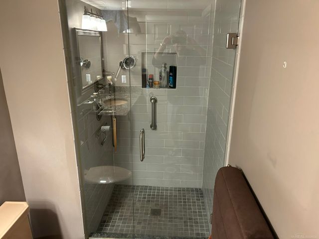 37848 Jefferson Avenue, Harrison Twp, MI 48045