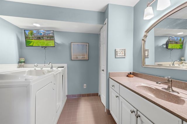 37848 Jefferson Avenue, Harrison Twp, MI 48045