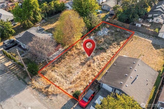 8235 S G Street, Tacoma, WA 98408