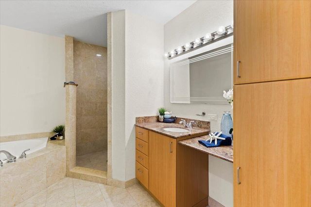 1620 Presidential Way 504, West Palm Beach, FL 33401