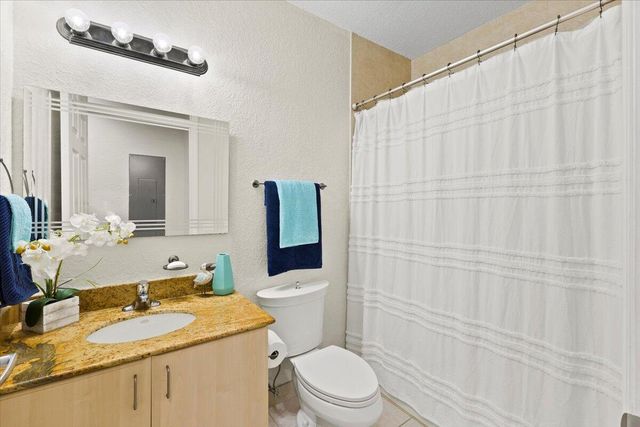 1620 Presidential Way 504, West Palm Beach, FL 33401