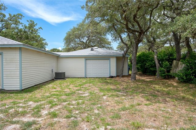 1910 Johnson Ave, Rockport, TX 78382